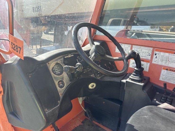 2006-jlg-g10-55a-image-35