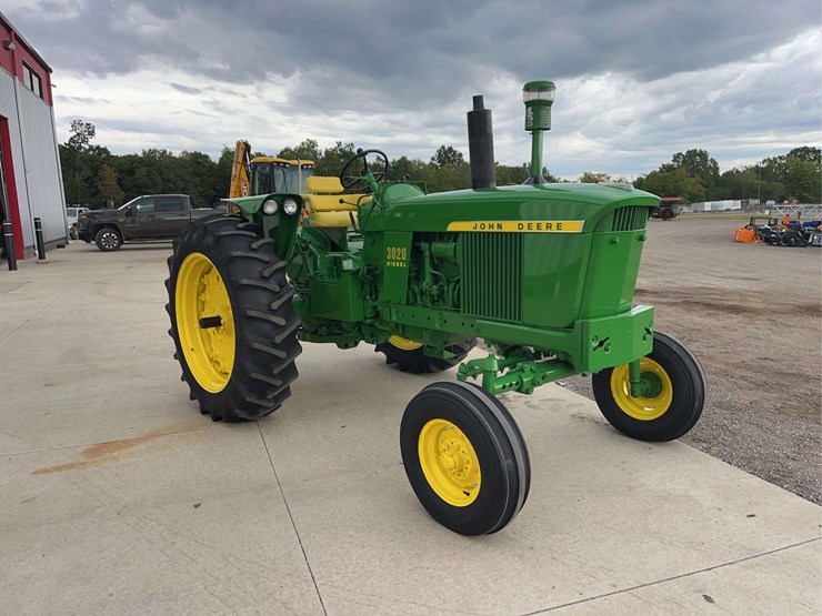 john-deere-3020-image-3