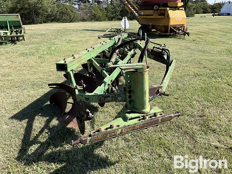 john-deere-f145-image-2