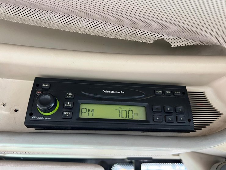 john-deere-6320-image-38