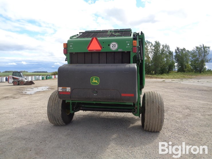 2022-john-deere-560m-image-6