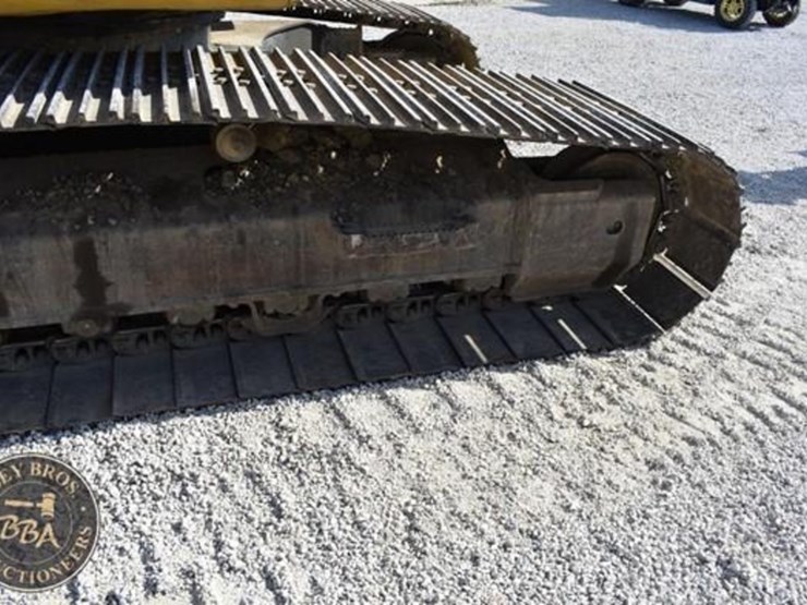 2014-komatsu-pc210-10-image-47