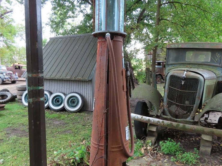 g&b-upright-visible-10-gallon-gas-pump-image-9