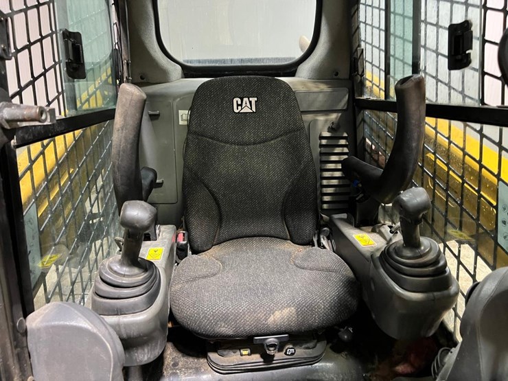 caterpillar-236d-image-17