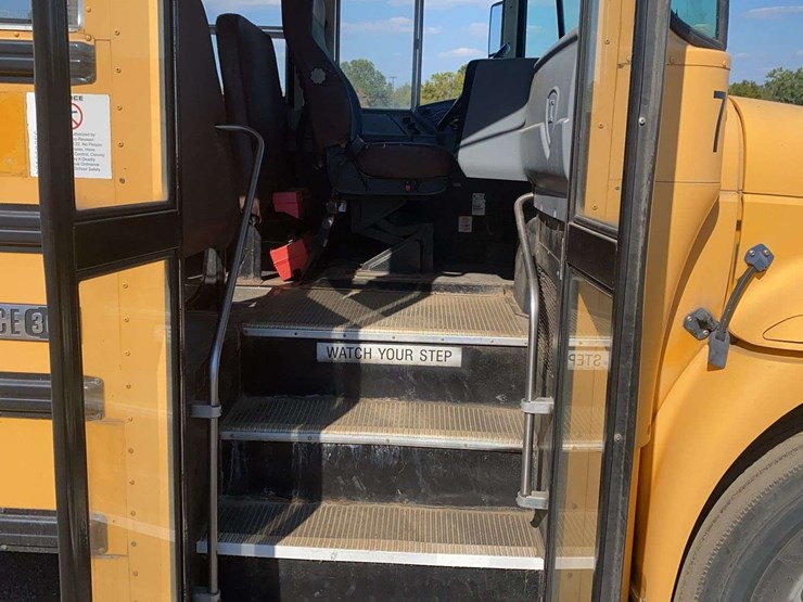2007-ic-bus-pb105-school-bus-image-19