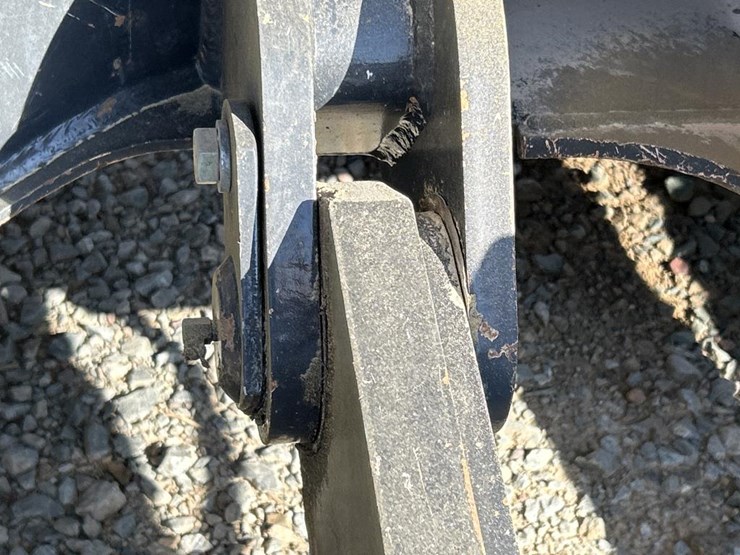 deere-75g-image-36