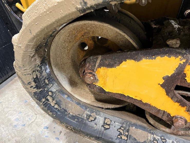 2022-caterpillar-259d3-image-13