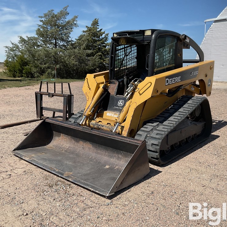 2006 DEERE CT332