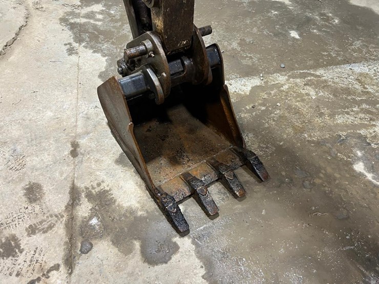 bobcat-e32-image-10