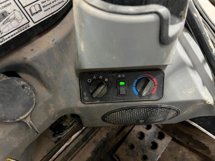 bobcat-t650-image-24