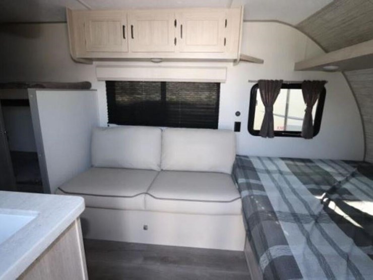 unused-2024-catalina-164bhx-travel-trailer-5zt2cae-image-8
