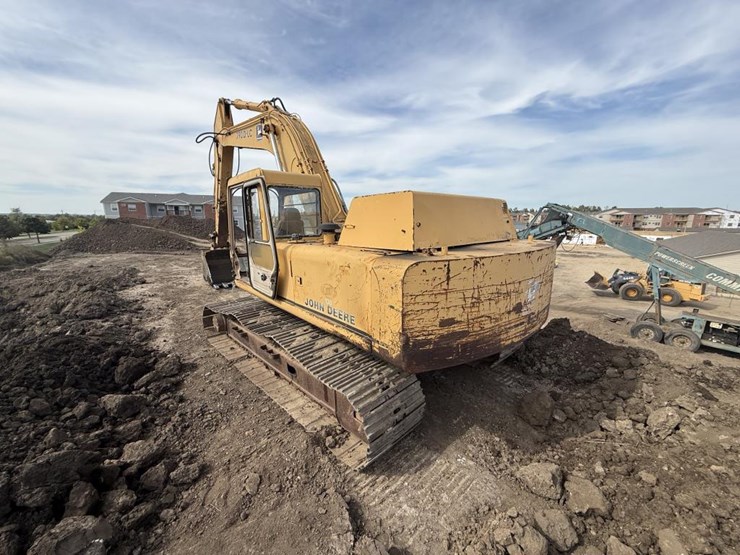deere-790d-image-3