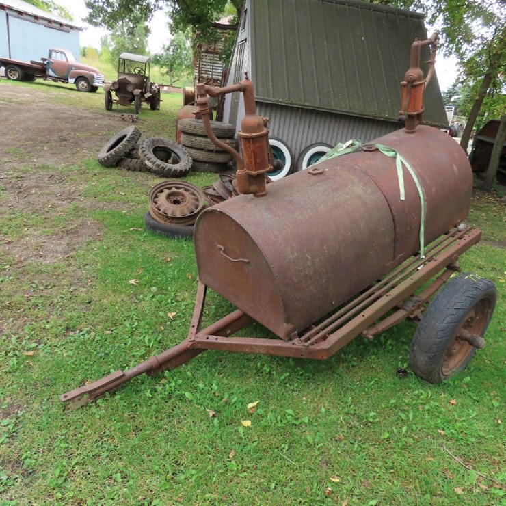 Gas Tank with Valves on Wheels