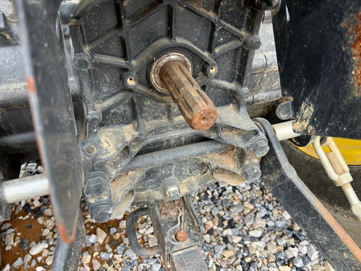 2021-john-deere-3025e-image-16