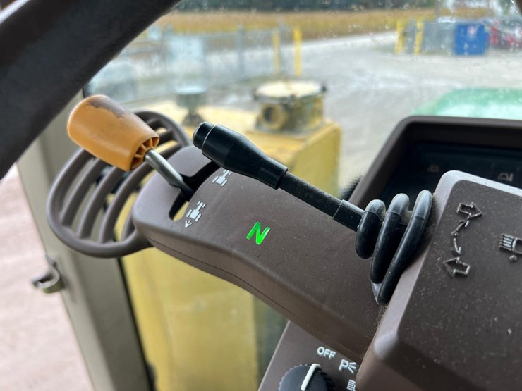 john-deere-6320-image-31