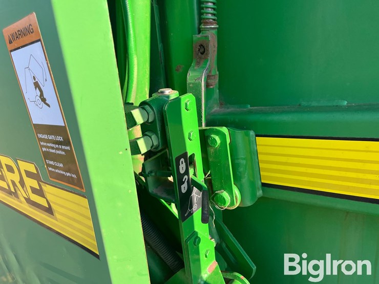 2006-john-deere-567-image-17