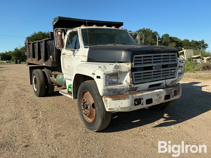 1990-ford-f700-image-3