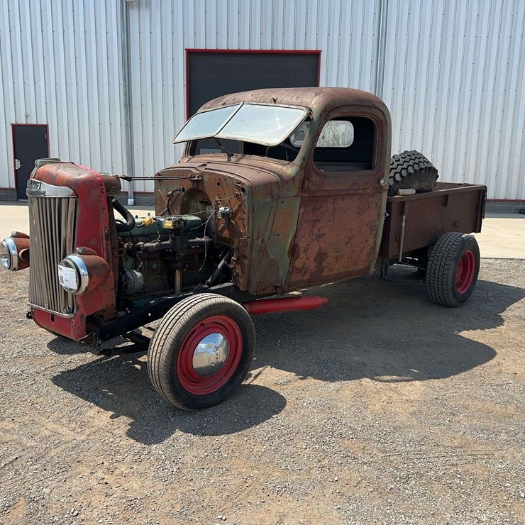 Chevrolet 1/2 Ton Regular Cab Pickup