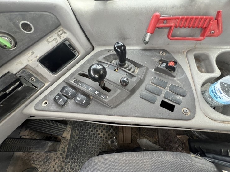 2021-volvo-a60h-image-35
