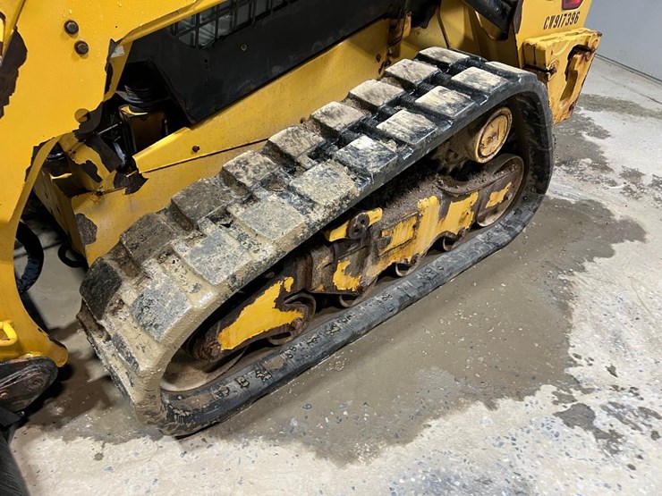 2022-caterpillar-259d3-image-12