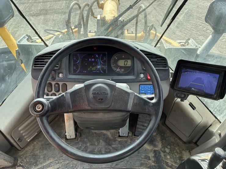 2015-komatsu-wa380-8-image-20