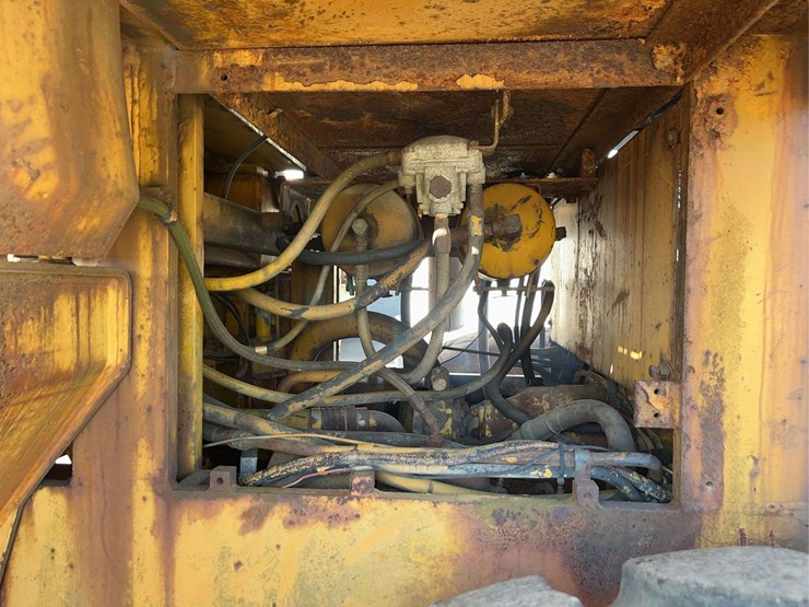 clark-125-wheel-loader-image-10