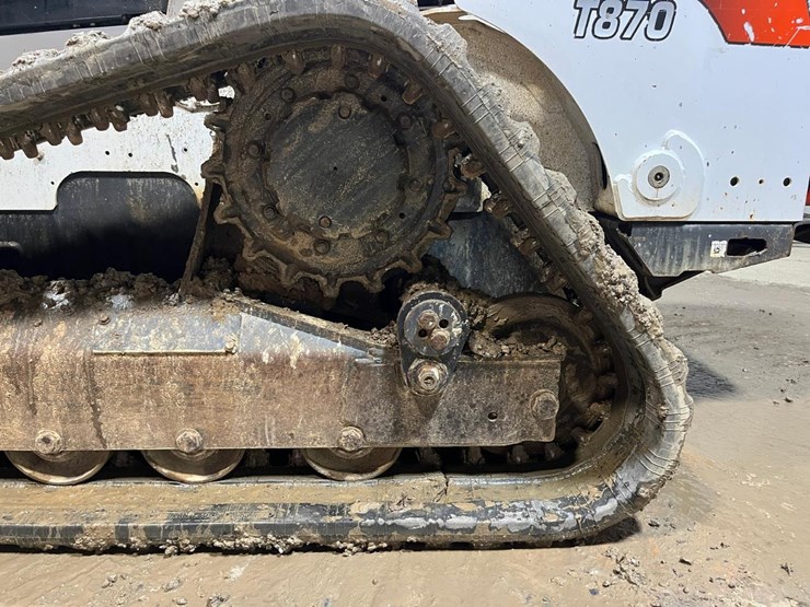 2019-bobcat-t870-image-15