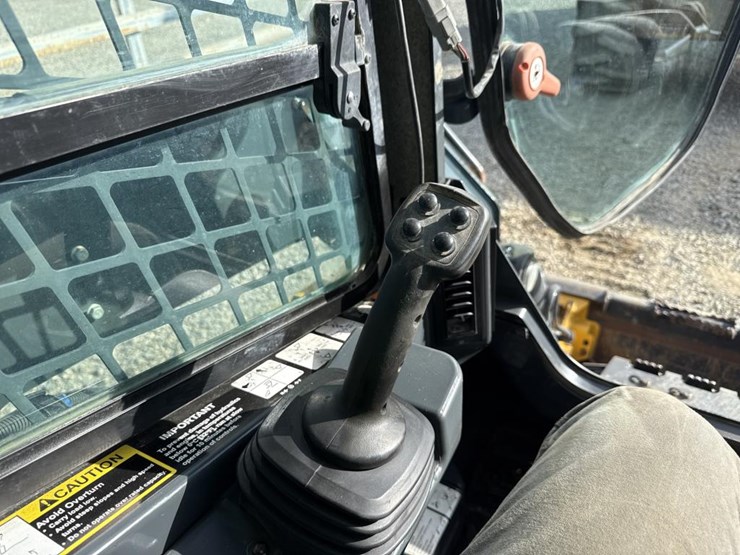 deere-331g-image-37