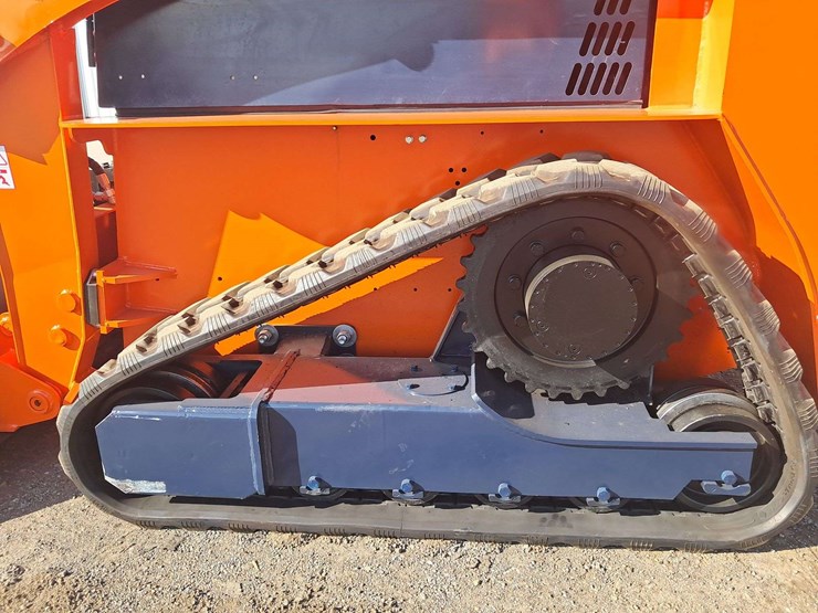 2024-case-ts50-skid-loader-image-7
