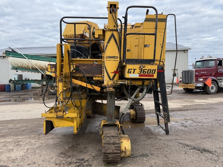 #1415-•-gomaco-gt3600-curb-machine-image-4