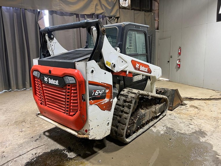 2022-bobcat-t64-image-6
