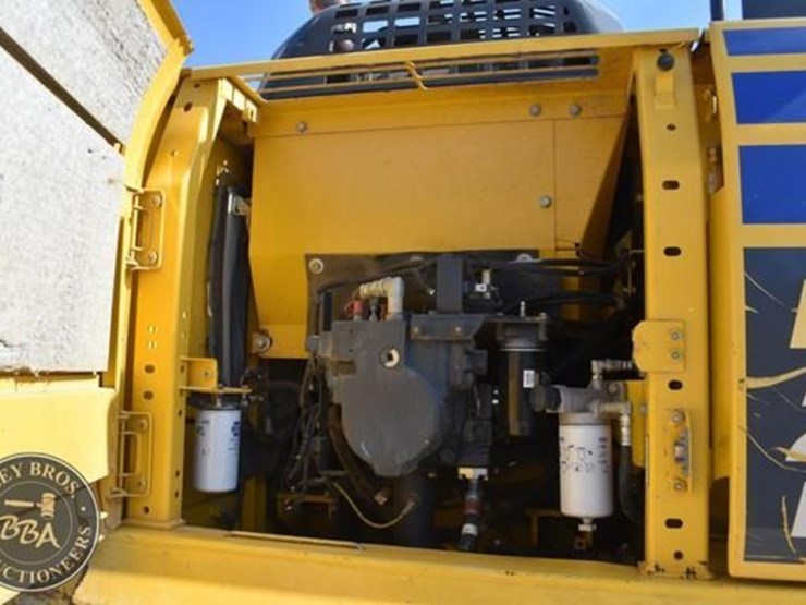 2014-komatsu-pc210-10-image-45