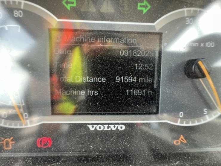2021-volvo-a60h-image-38