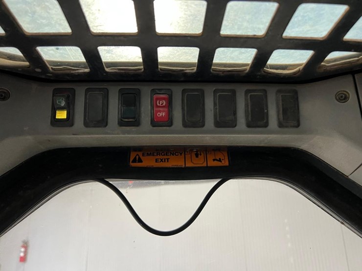 2006-bobcat-t250-image-24