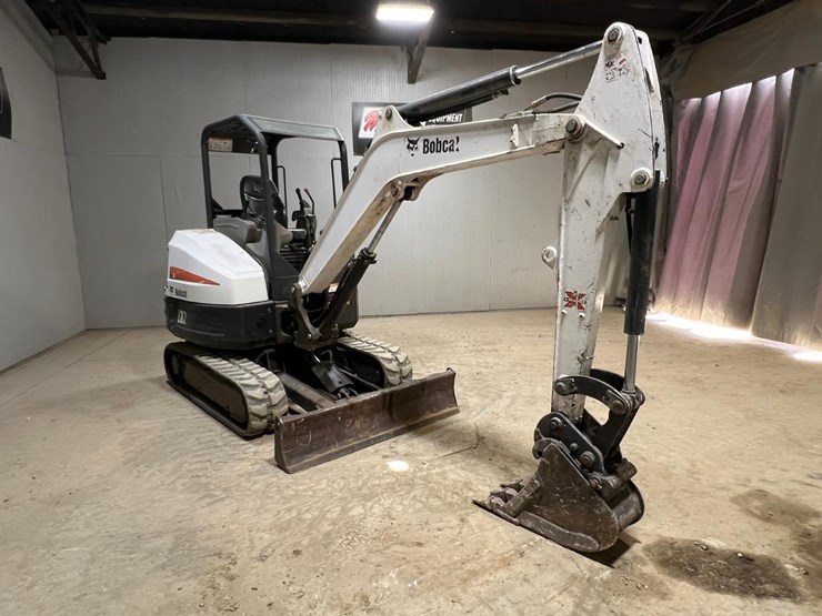 2017-bobcat-e32-image-7