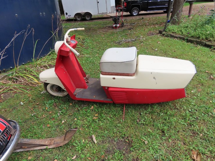 1959/60-cushman-road-king-scooter-image-6