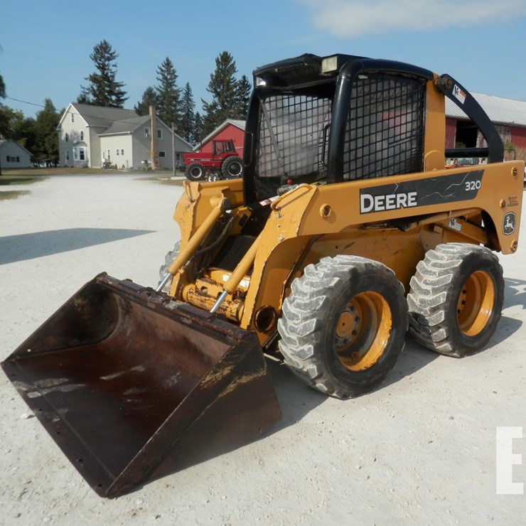 DEERE 320