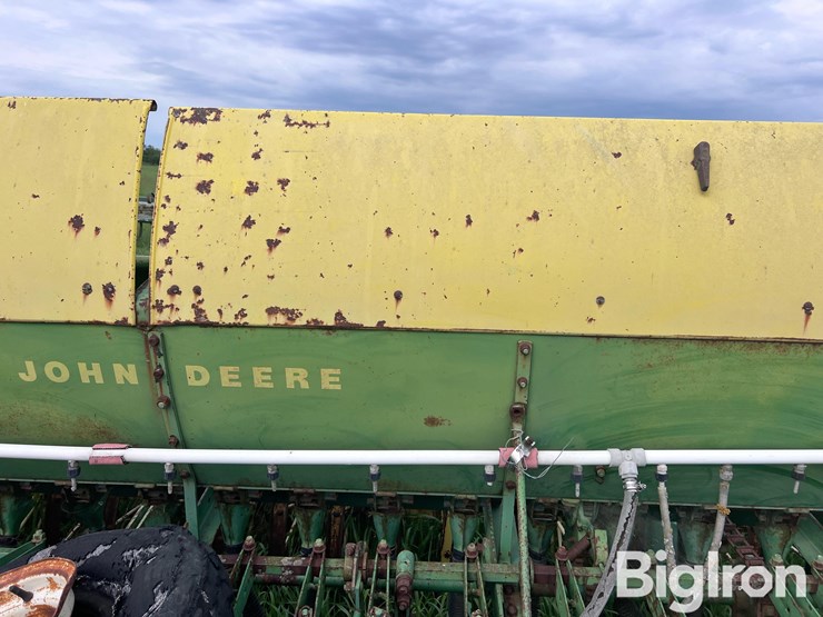 john-deere-200-image-19