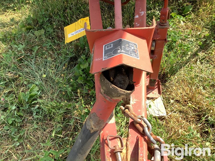 new-holland-1037-image-11