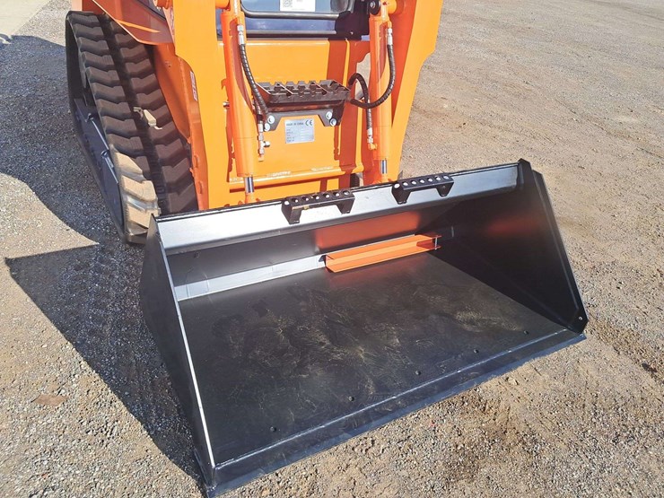 2024-case-ts50-skid-loader-image-9
