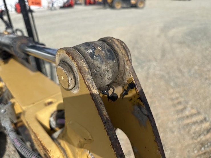 caterpillar-301.7-image-16