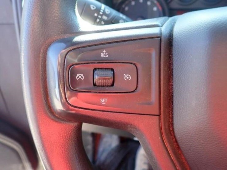 2022-chevrolet-2500-image-16
