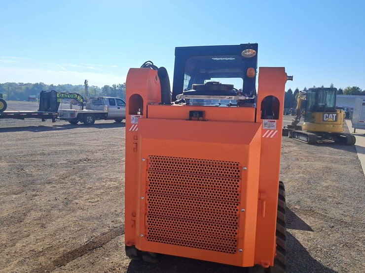 2024-case-ts50-skid-loader-image-3