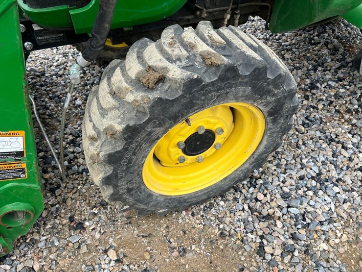 2021-john-deere-3025e-image-13