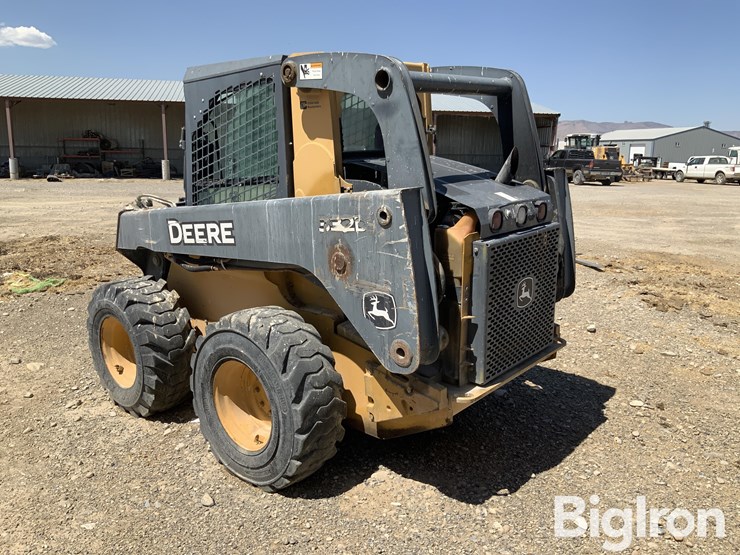 2011-deere-332d-image-7