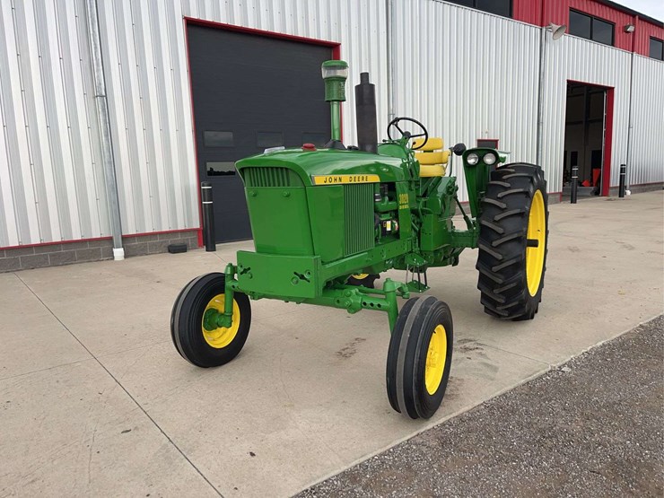 john-deere-3020-image-2