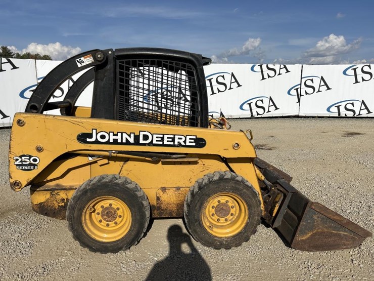 john-deere-250-image-6