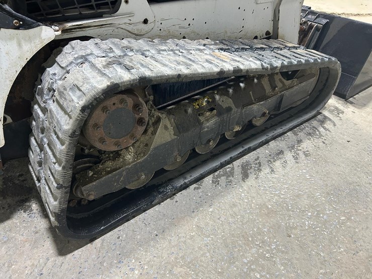 2015-bobcat-t770-image-16