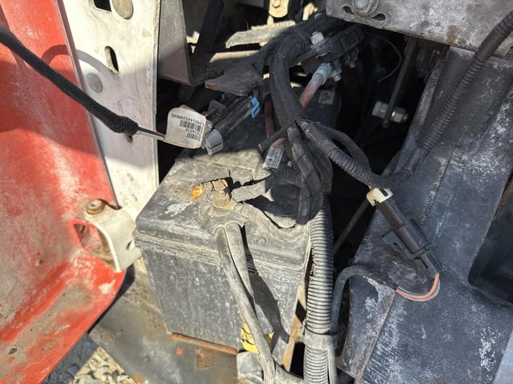 2017-bobcat-t550-image-46