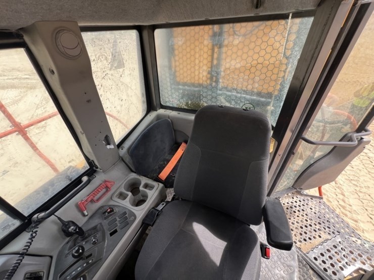 2021-volvo-a60h-image-36